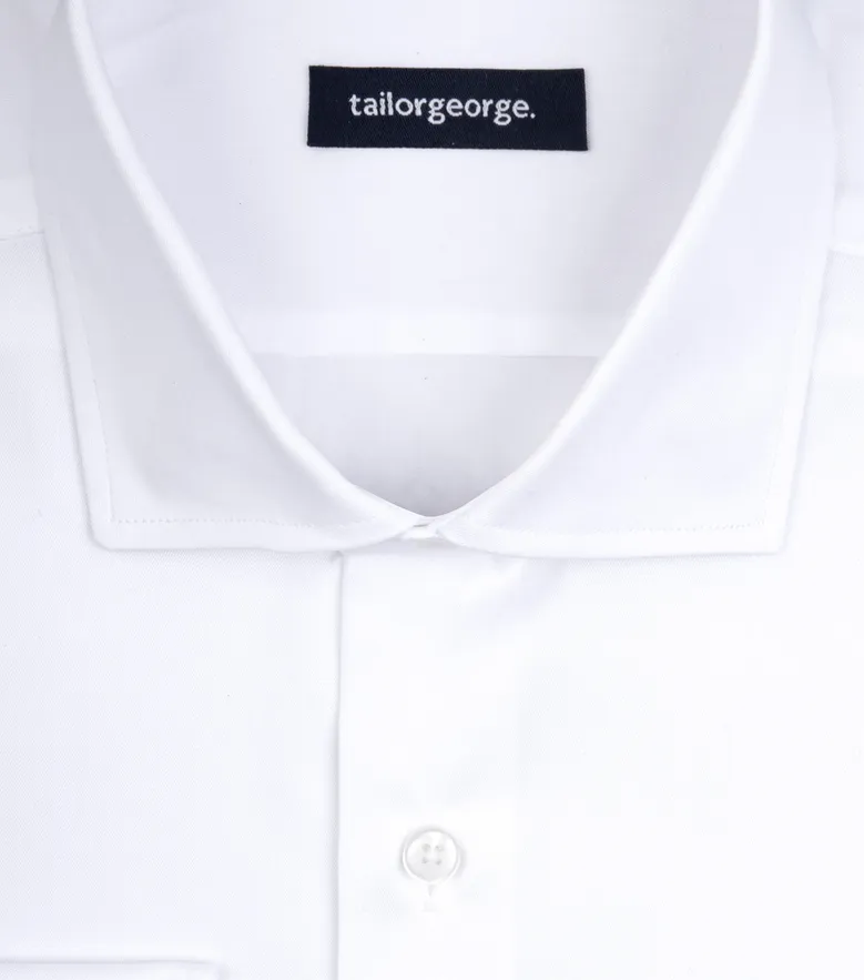 Bügelleichtes, schlichtes weißes Popeline-Hemd