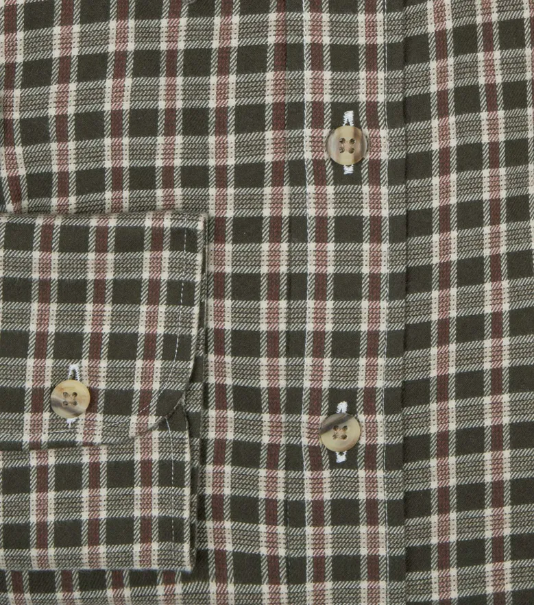 Bügelleichtes, schlichtes weißes Popeline-Hemd